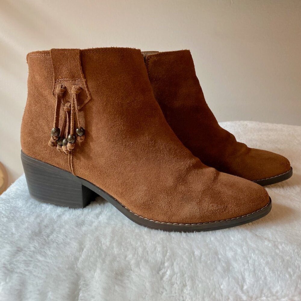 White Mountain Suede Boots 10M, Beaded Fringe Tassel Brown Bohemian Western Boot